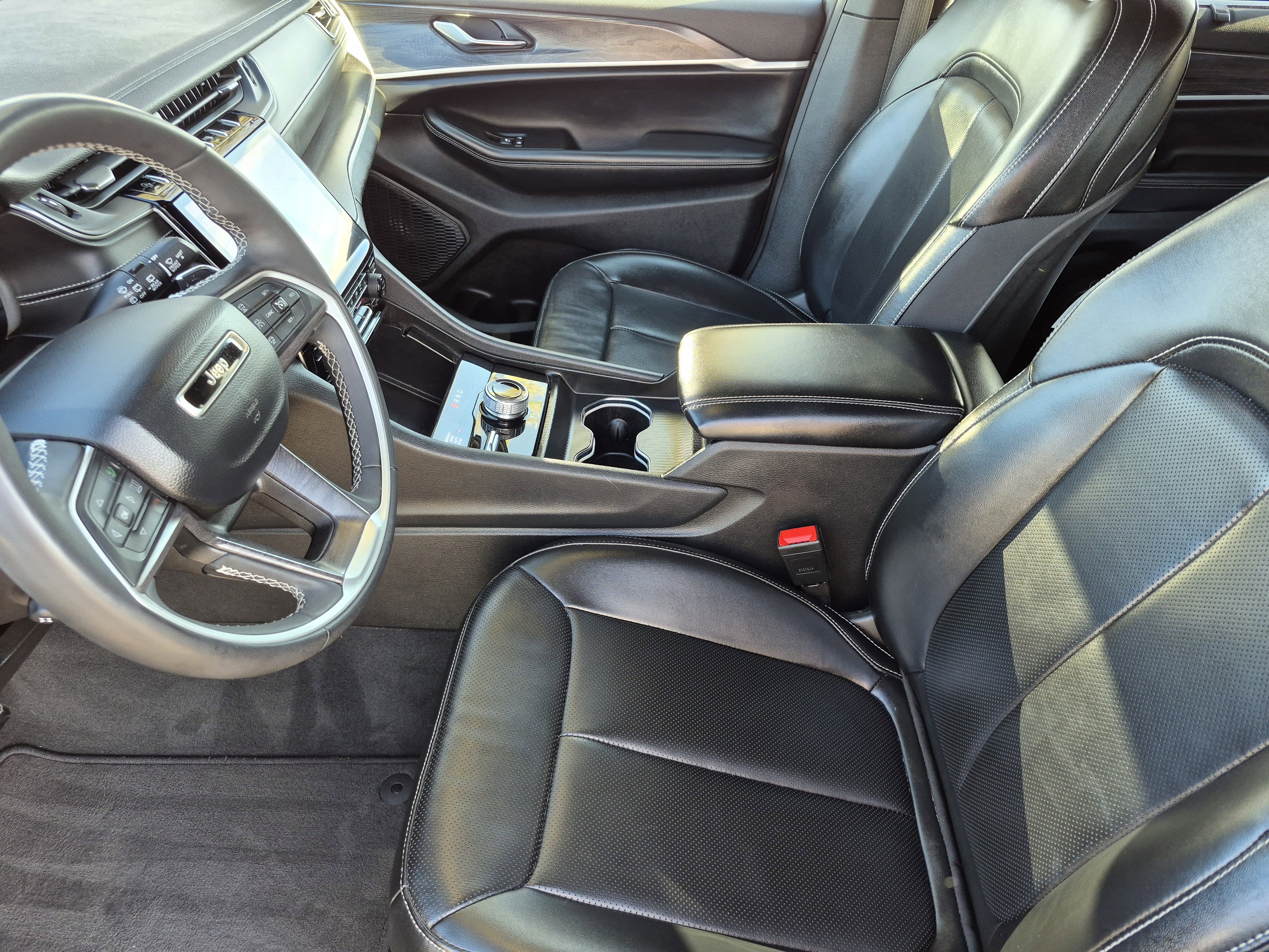 Used 2024 Jeep Grand Cherokee L Limited w/ Luxury Tech Group II image 29