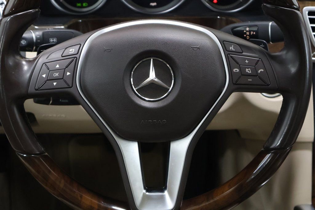 Used 2014 Mercedes-Benz E 350 4MATIC Sedan image 17