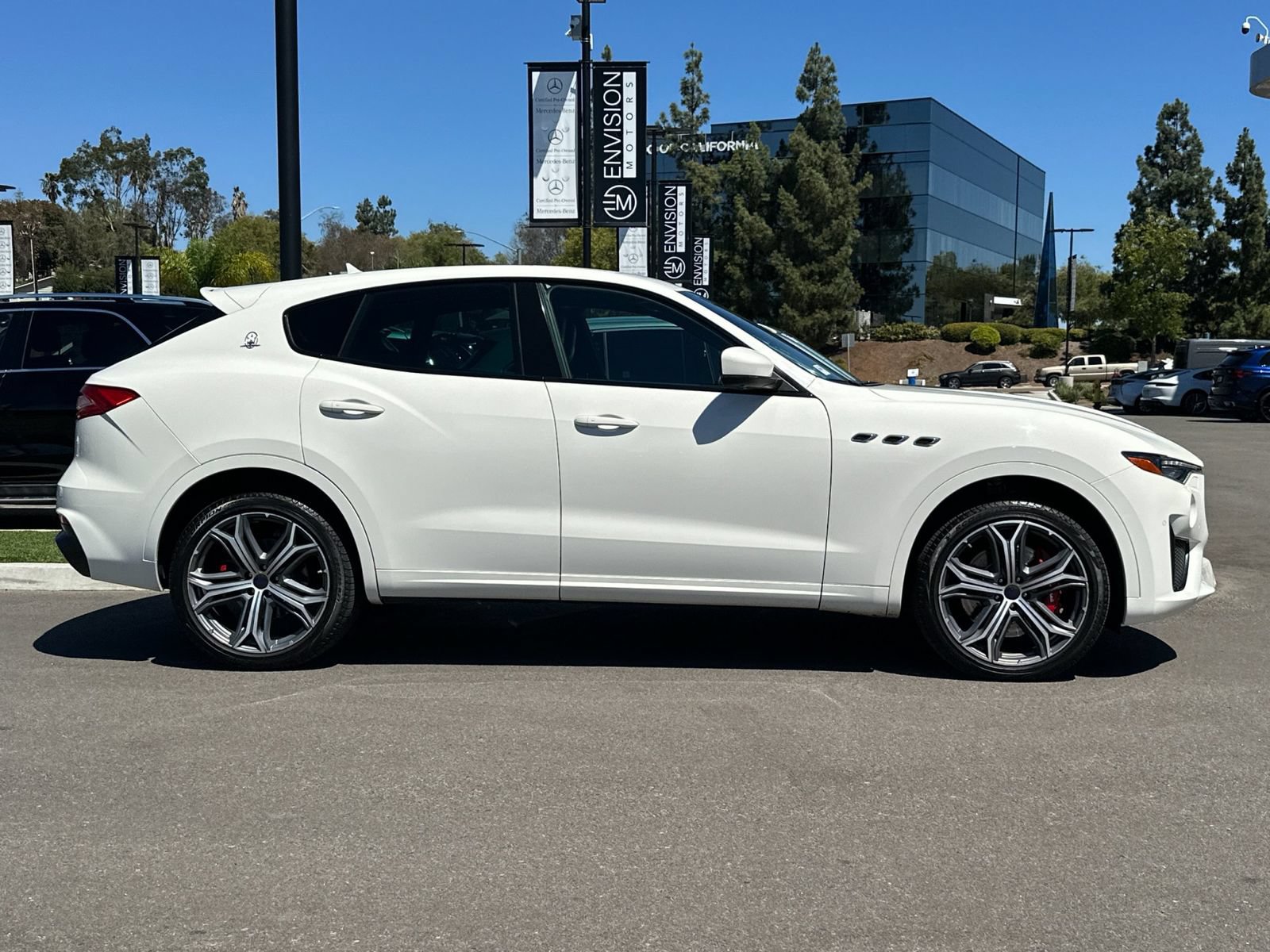 Used 2019 Maserati Levante GTS AWD/4WD image 2