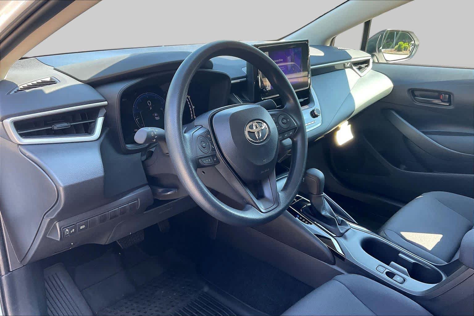 Used 2026 Toyota Corolla LE FWD image 16