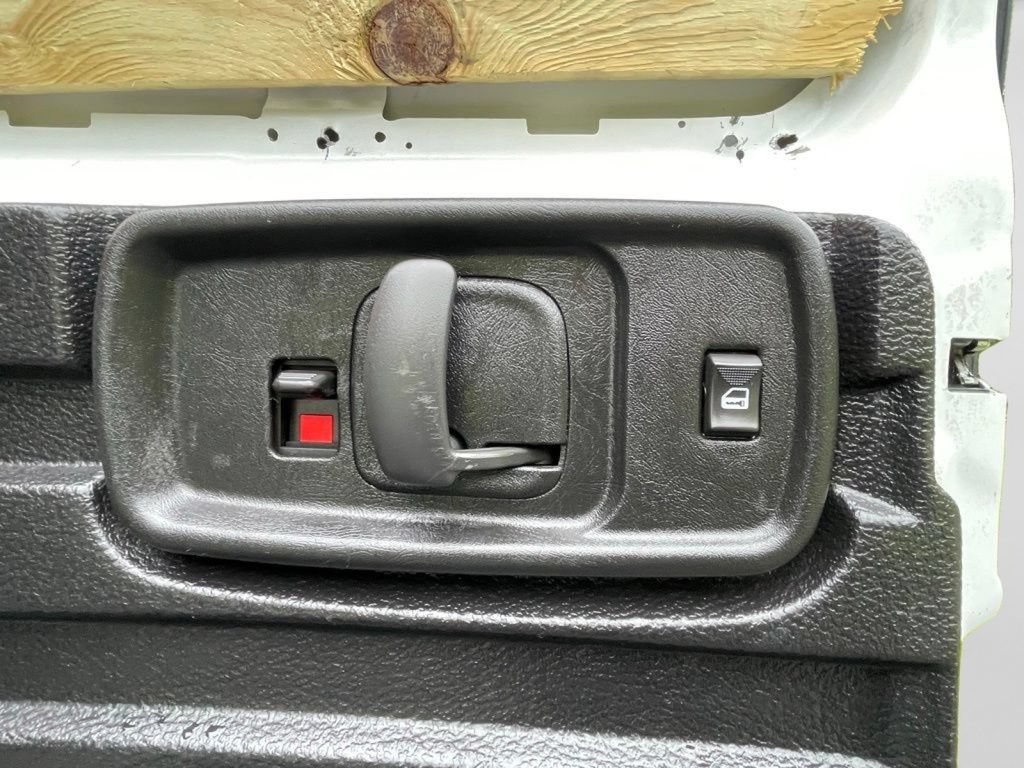 Used 2021 Chevrolet Express 3500 w/ Driver Convenience Package RWD image 23