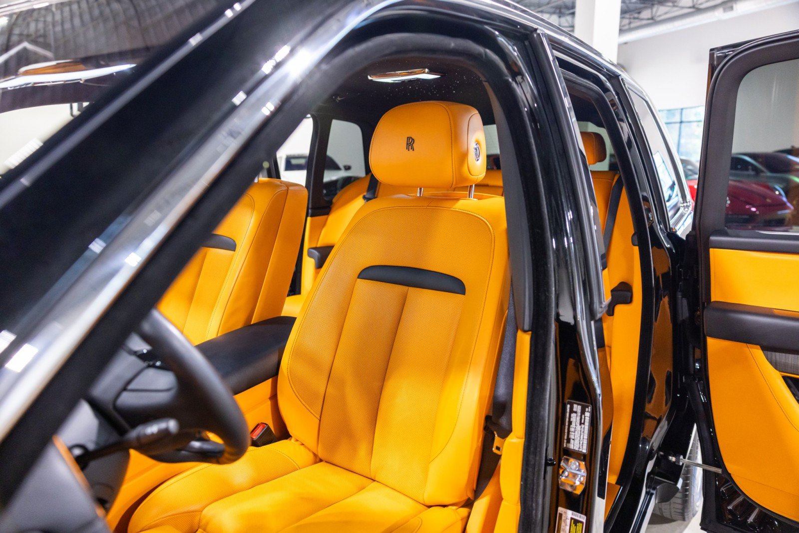 Used 2022 Rolls-Royce Cullinan AWD/4WD image 35