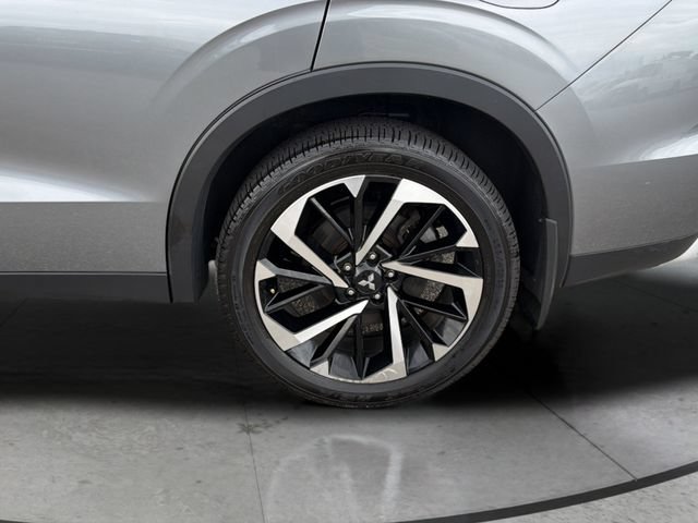 Used 2023 Mitsubishi Outlander SE AWD/4WD image 31