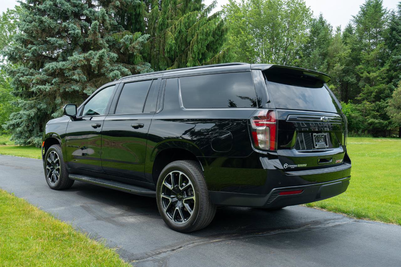 Used 2023 Chevrolet Suburban RST w/ Luxury Package AWD/4WD image 5