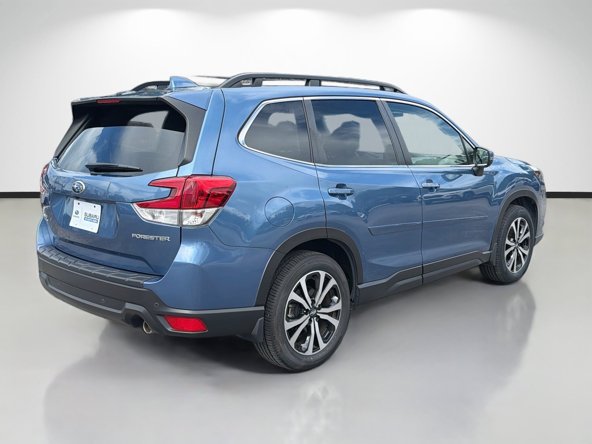 Used 2023 Subaru Forester Limited AWD/4WD image 3