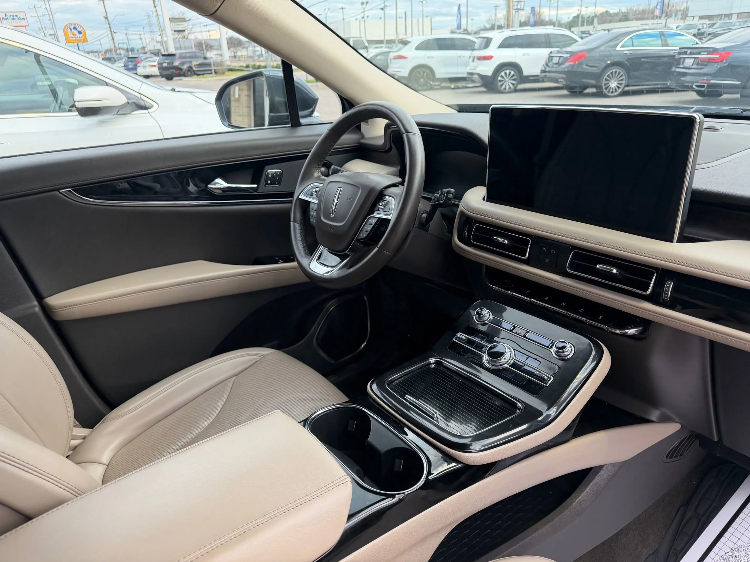 Used 2022 Lincoln Nautilus Reserve w/ Luxury Package image 5