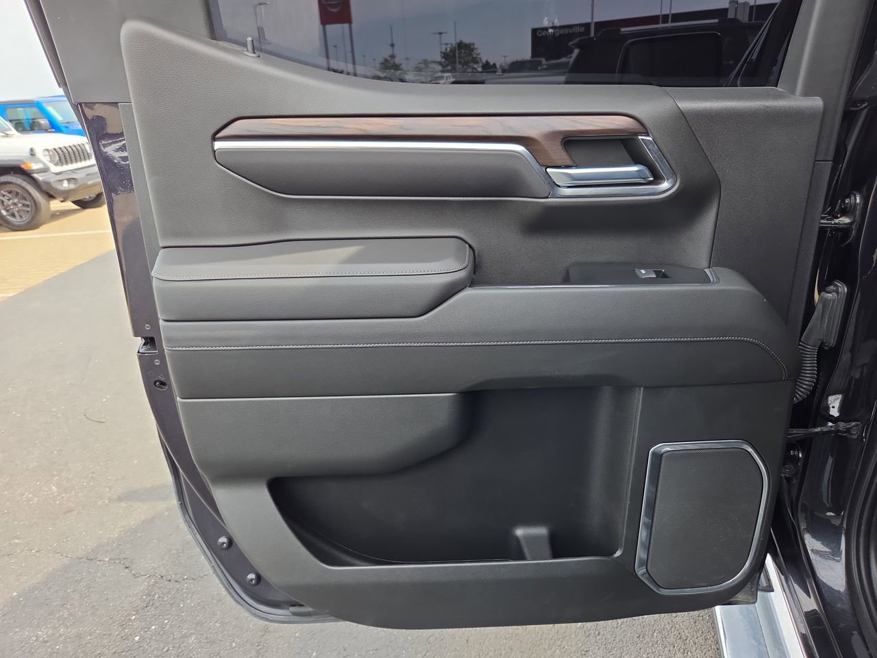 Used 2022 GMC Sierra 1500 SLT w/ SLT Premium Plus Package AWD/4WD image 14