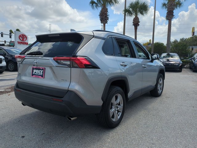 Certified 2022 Toyota RAV4 XLE w/ Convenience Package FWD image 5