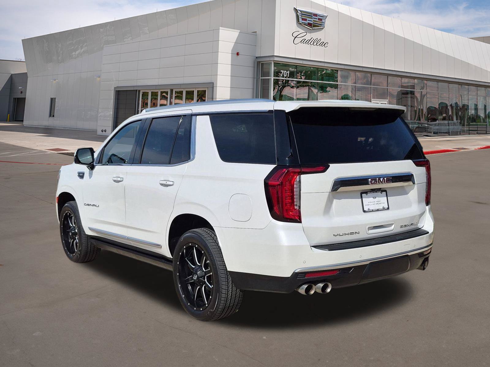 Used 2022 GMC Yukon Denali w/ Denali Ultimate Package AWD/4WD image 4