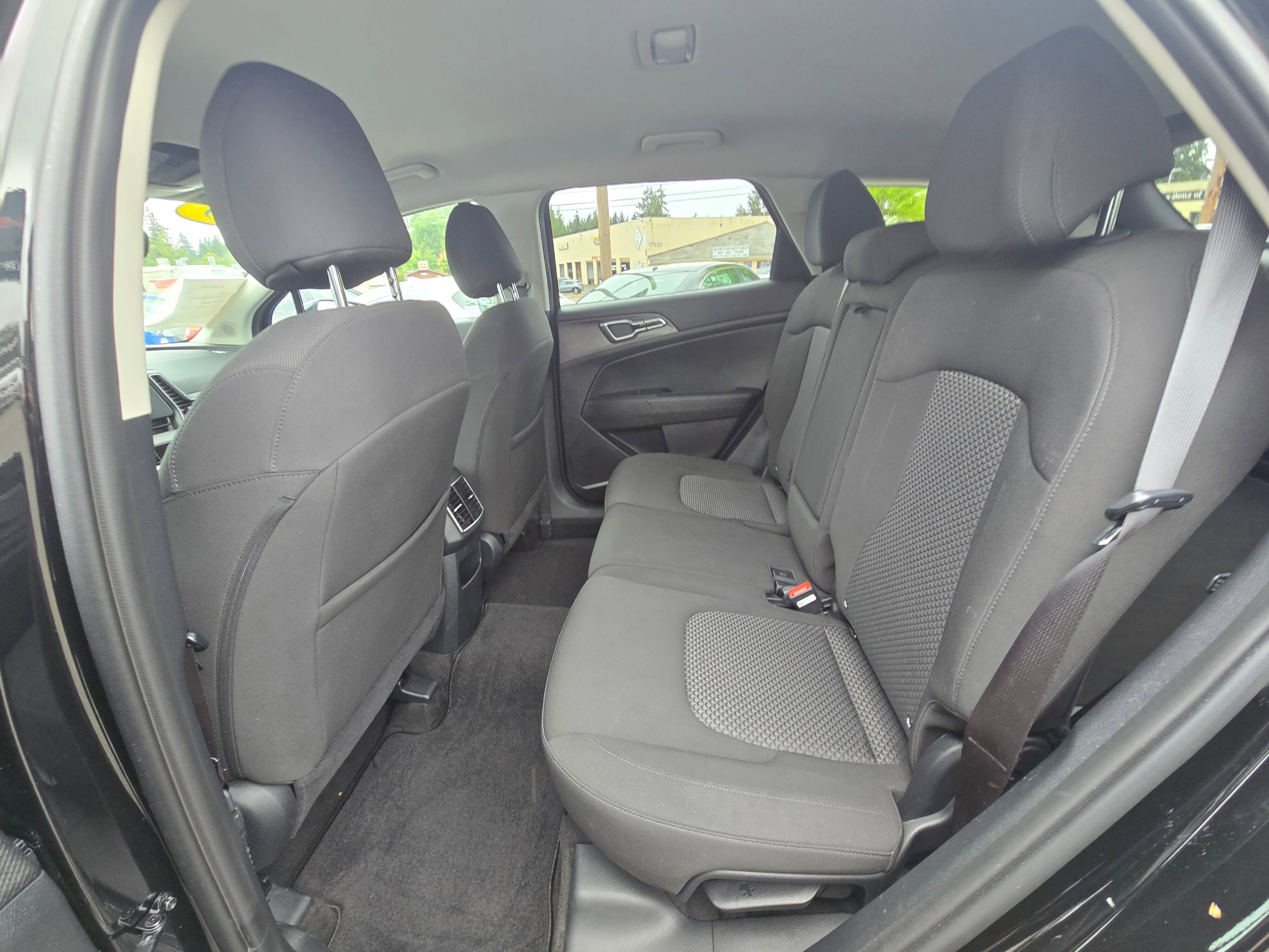 Used 2025 Kia Sportage LX FWD image 16