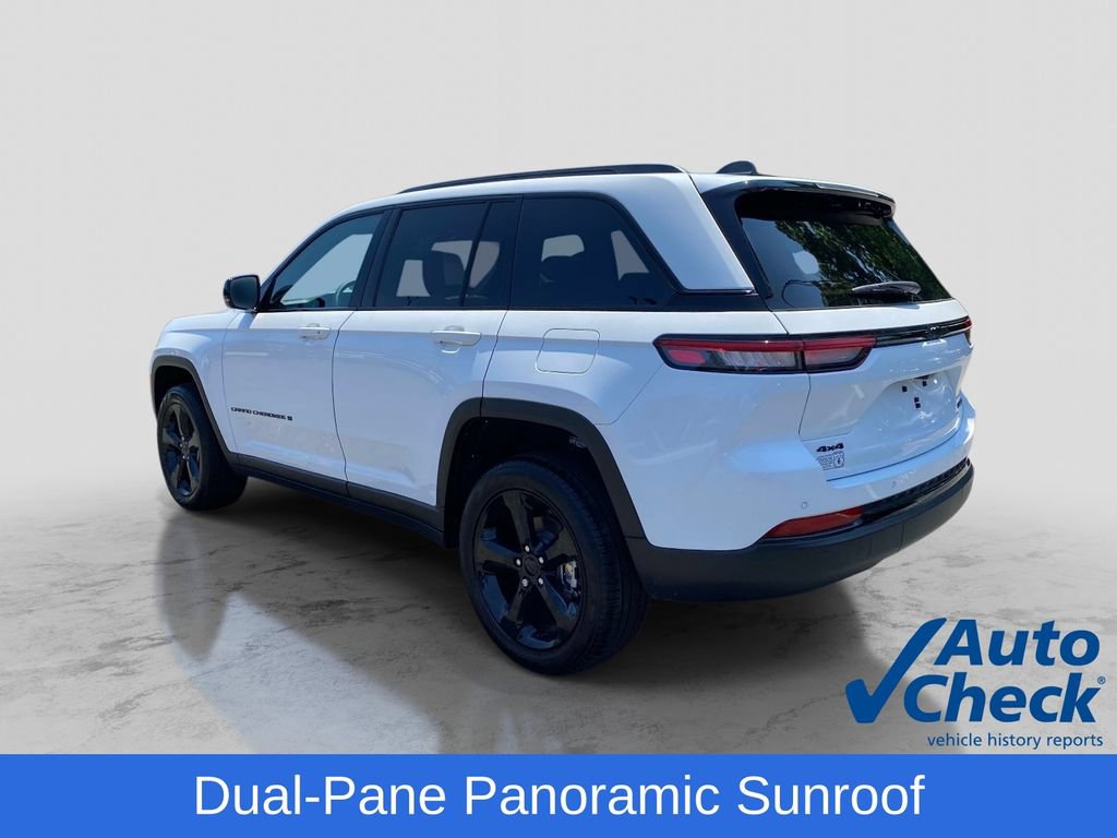 Certified 2025 Jeep Grand Cherokee Limited w/ Black Appearance Package AWD/4WD image 4