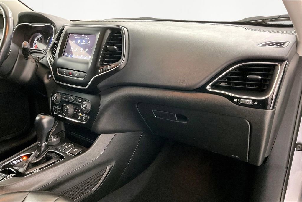 Used 2021 Jeep Cherokee Latitude Plus image 19