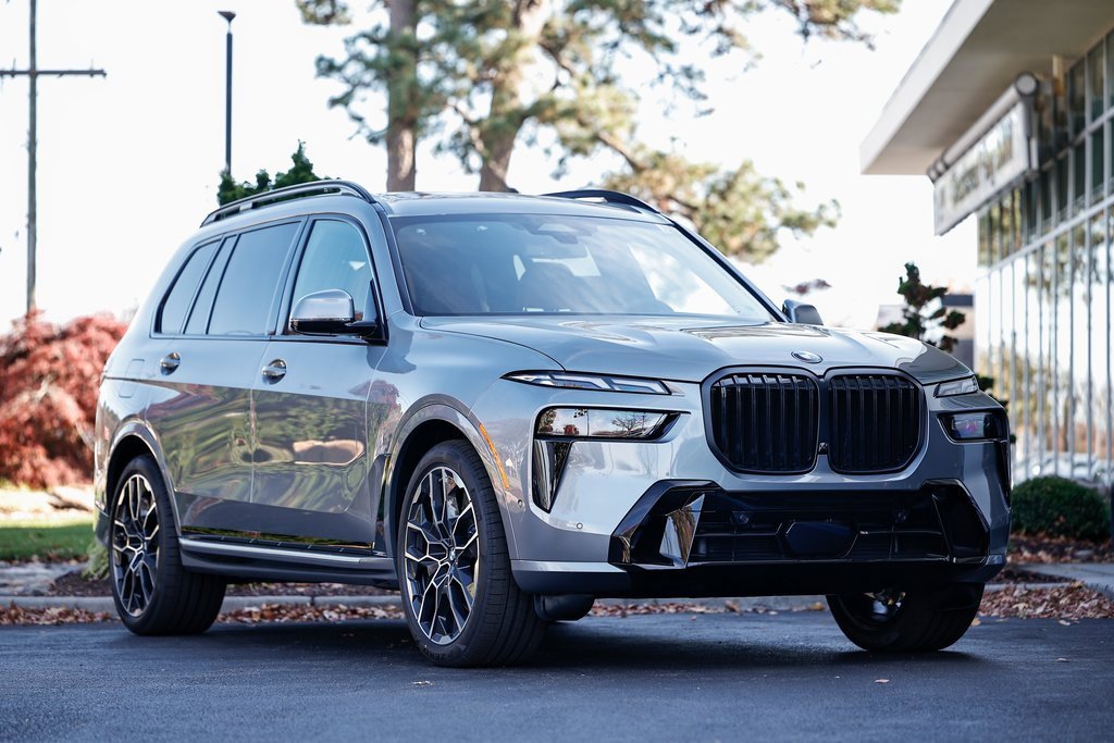 New 2026 BMW X7 xDrive40i w/ M Sport Package