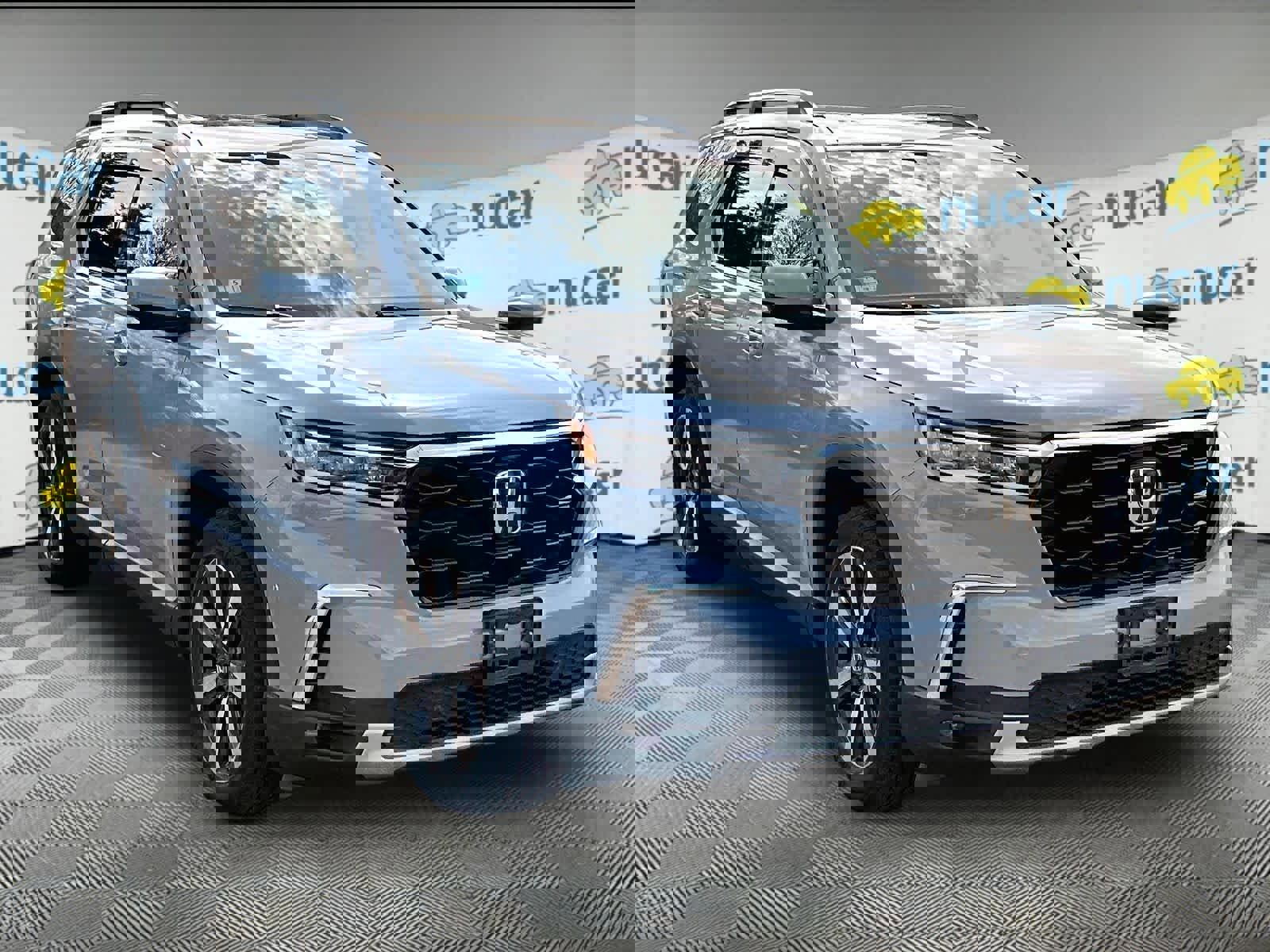 Used 2023 Honda Pilot Touring image 1