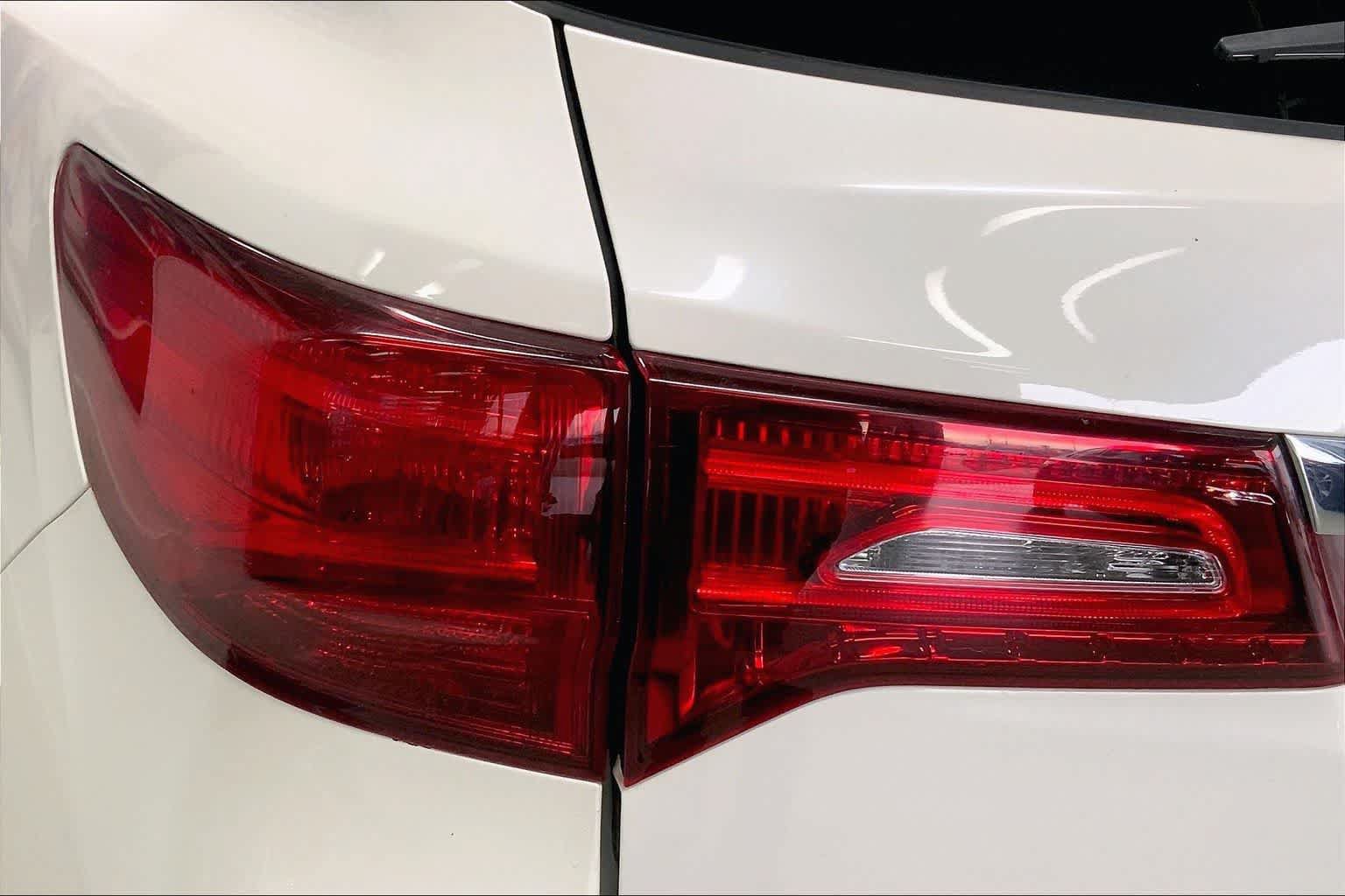 Used 2017 Acura MDX SH-AWD w/ Technology Package image 30