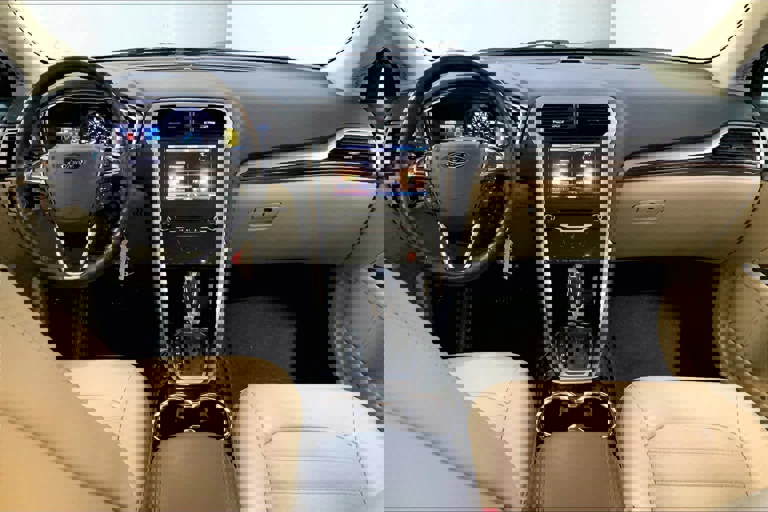 Used 2014 Ford Fusion SE w/ Equipment Group 202A image 12