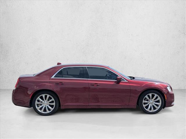 Used 2017 Chrysler 300 Limited w/ Driver Convenience Group RWD image 4
