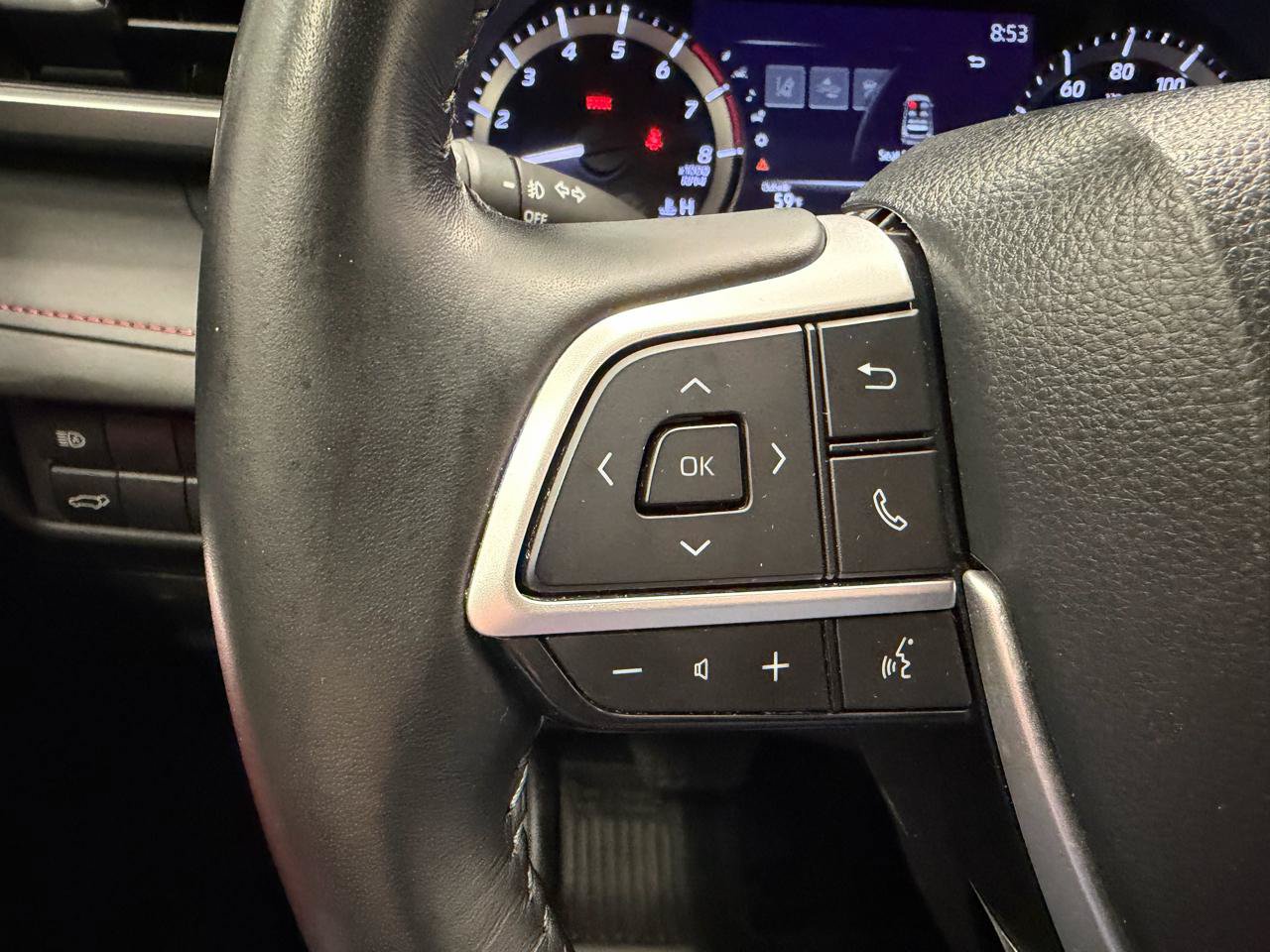 Used 2023 Toyota Highlander XSE FWD image 28
