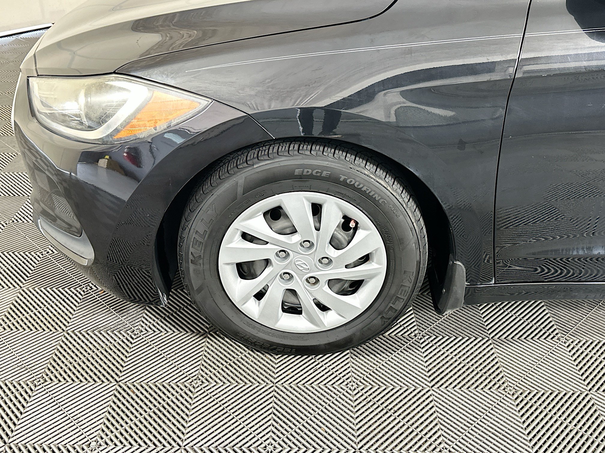 Used 2018 Hyundai Elantra SE w/ SE Connectivity Package 04 FWD image 11