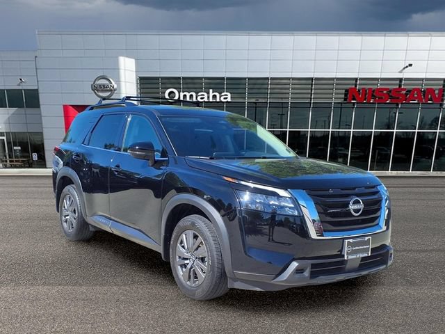 Certified 2025 Nissan Pathfinder SV AWD/4WD image 1