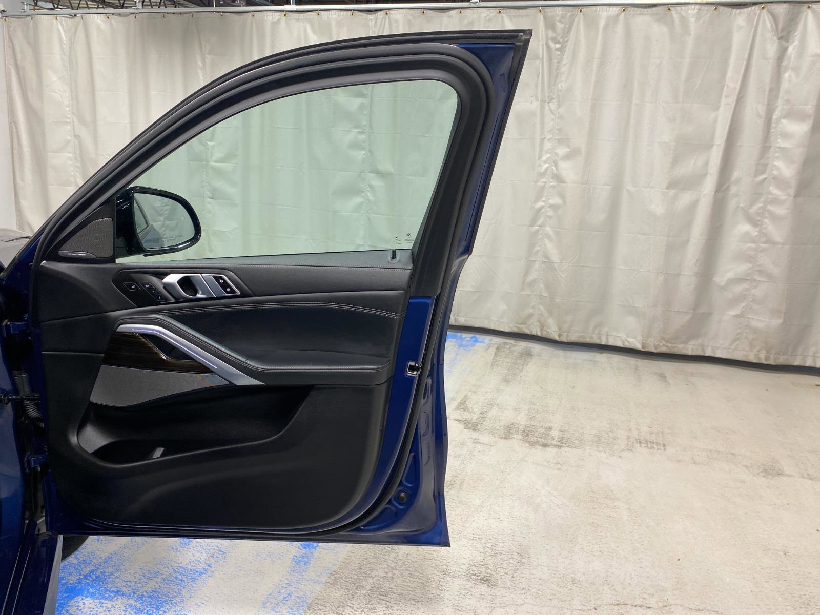 Certified 2023 BMW X6 xDrive40i w/ Executive Package image 21