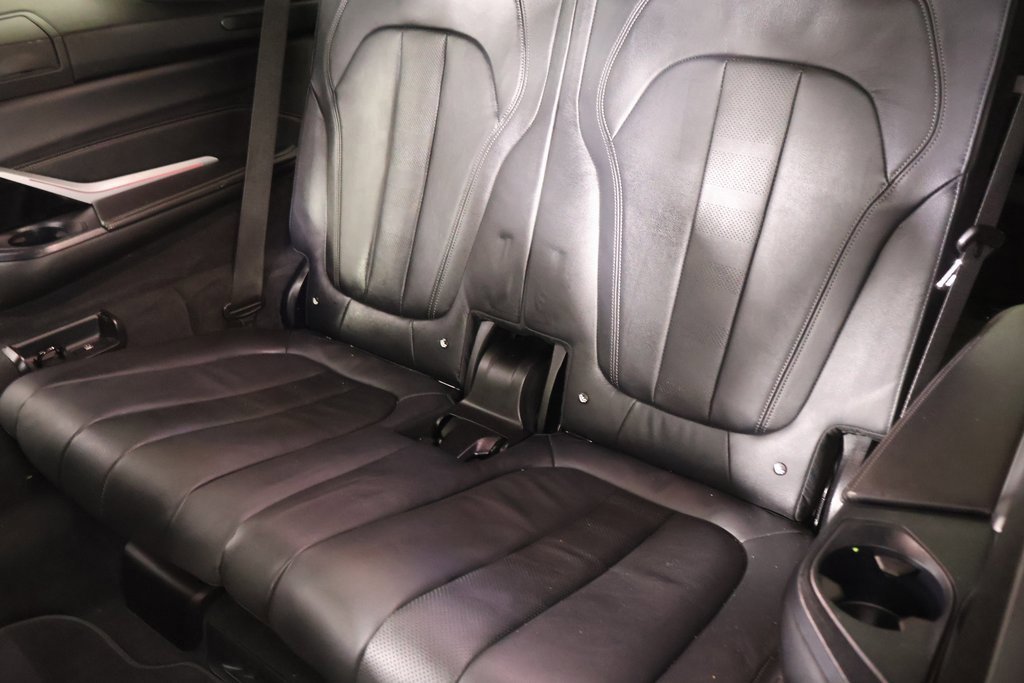 Used 2022 BMW X7 xDrive40i w/ M Sport Package image 15