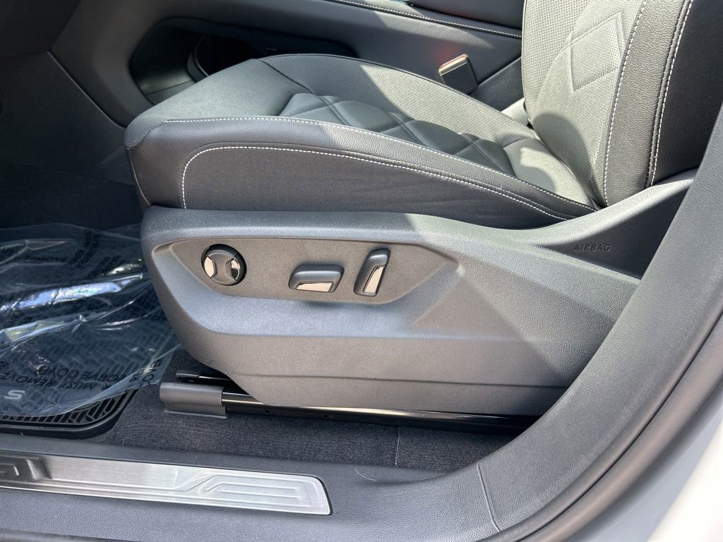 New 2026 Volkswagen Atlas SE FWD image 16
