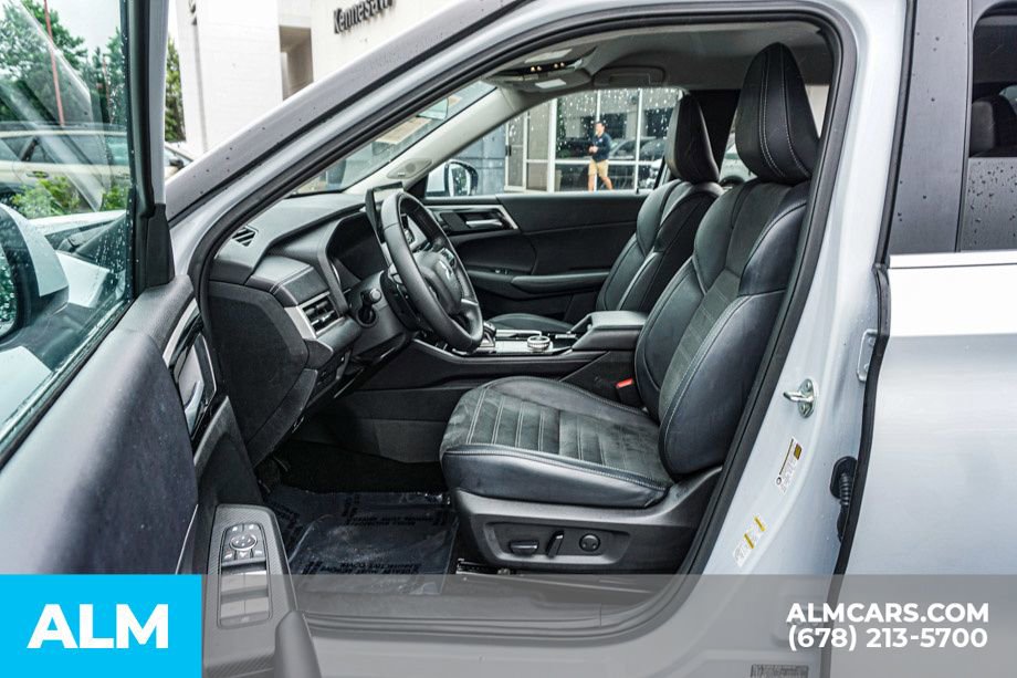 Used 2025 Mitsubishi Outlander SE FWD image 19