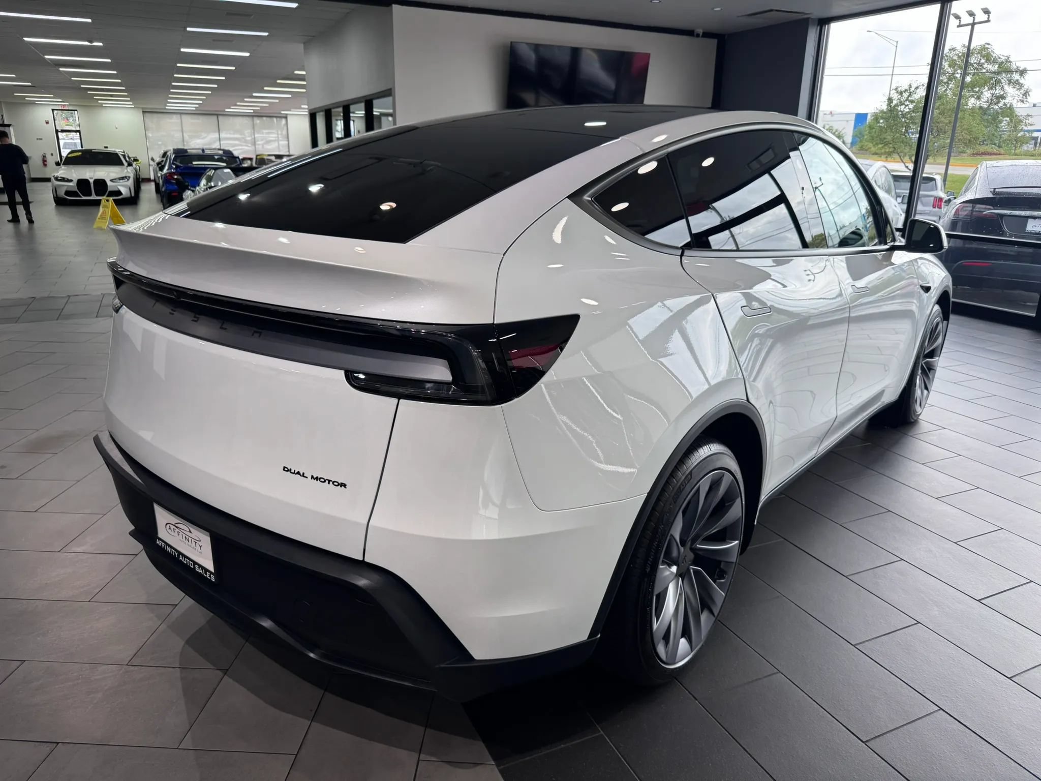 Used 2026 Tesla Model Y AWD image 4