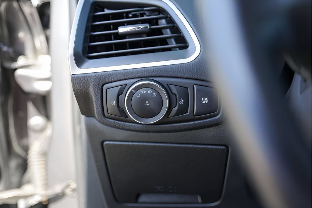 Used 2024 Ford Edge SE AWD/4WD image 18
