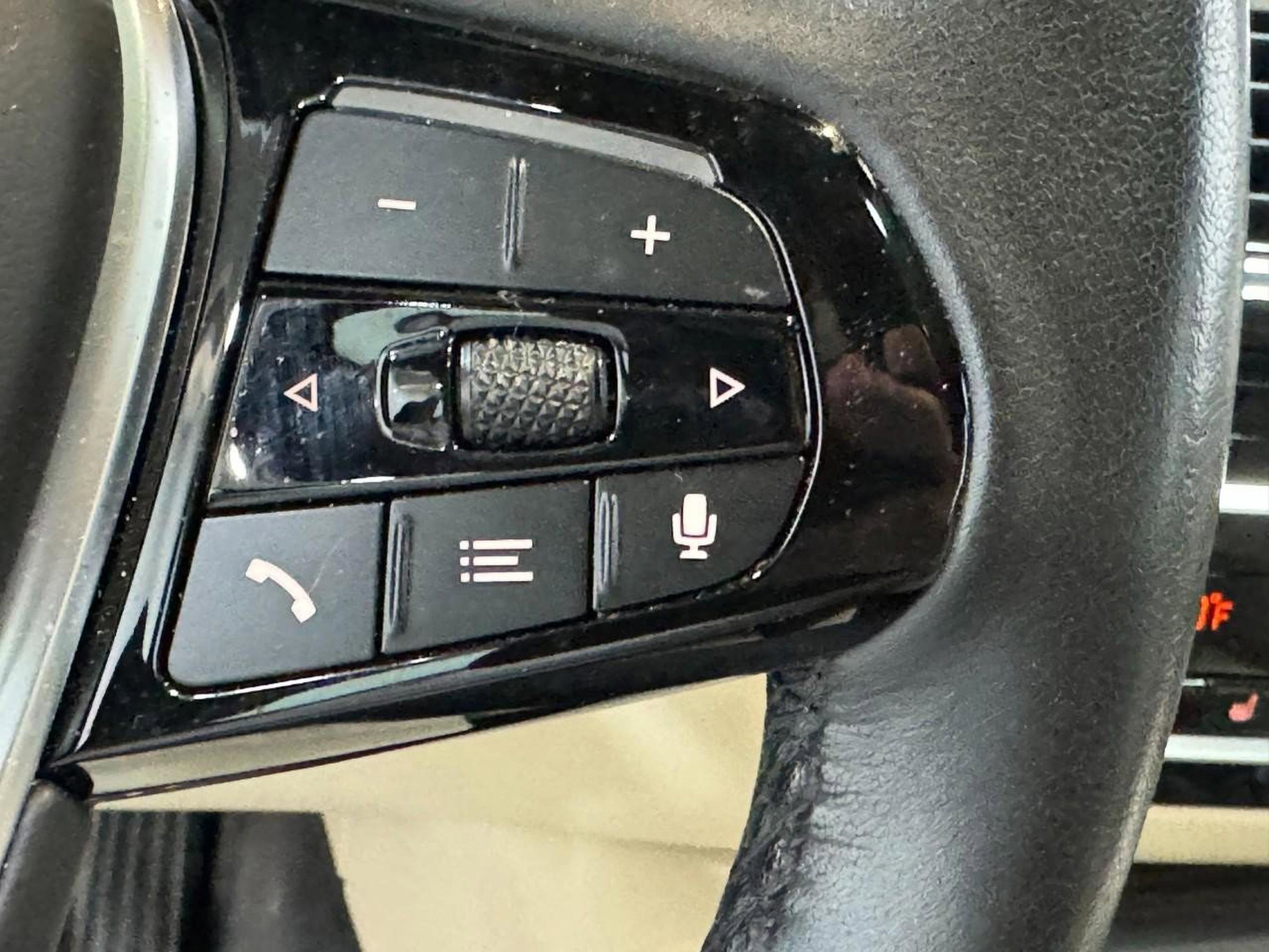 Used 2022 BMW 540i xDrive w/ Premium Package image 32