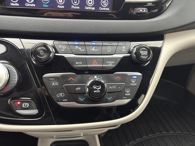 Used 2020 Chrysler Pacifica Touring-L Plus w/ Advanced Safetytec Group image 22