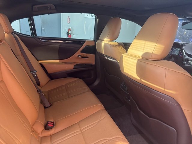 Used 2021 Lexus ES 350 Ultra Luxury w/ Accessory Package 2 image 22