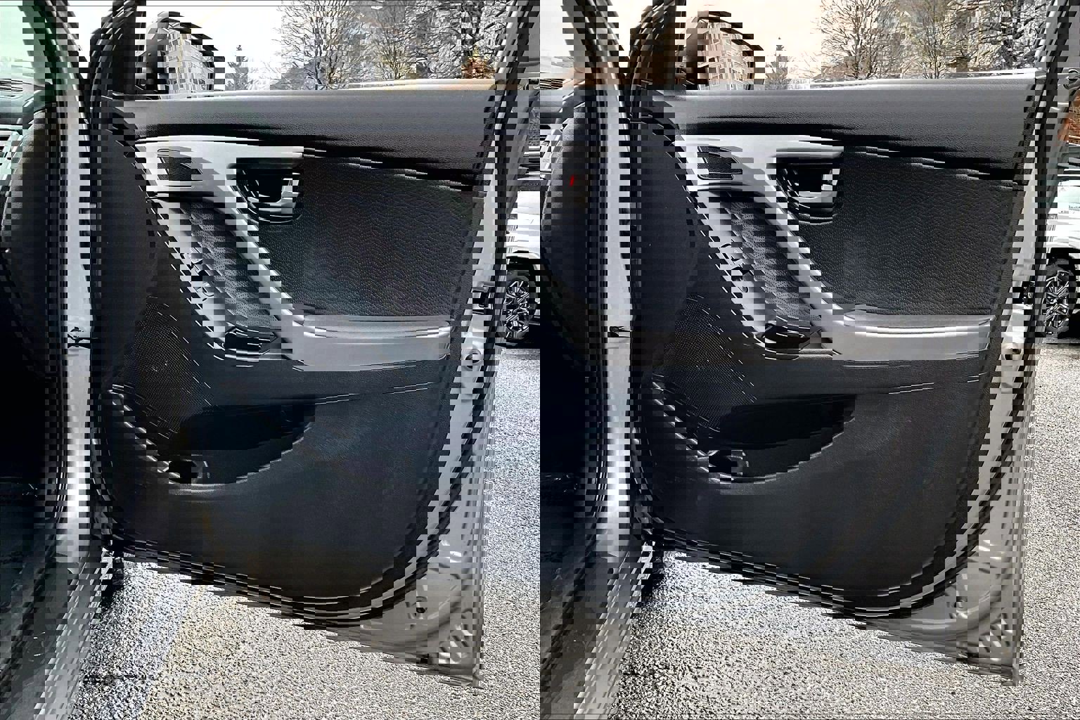 Used 2012 Hyundai Elantra Limited w/ Technology Pkg 5 image 23