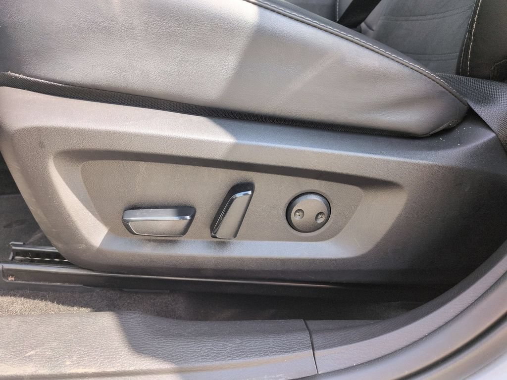 Used 2025 Mitsubishi Outlander SE AWD/4WD image 14