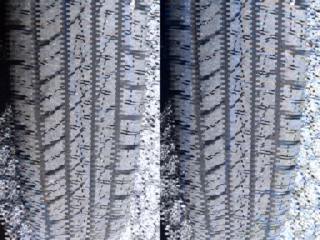 Certified 2023 Volvo XC60 B5 Ultimate w/ Climate Package image 32