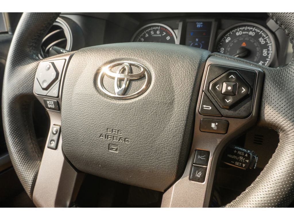 Used 2020 Toyota Tacoma TRD Sport w/ TRD Premium Sport Package AWD/4WD image 31