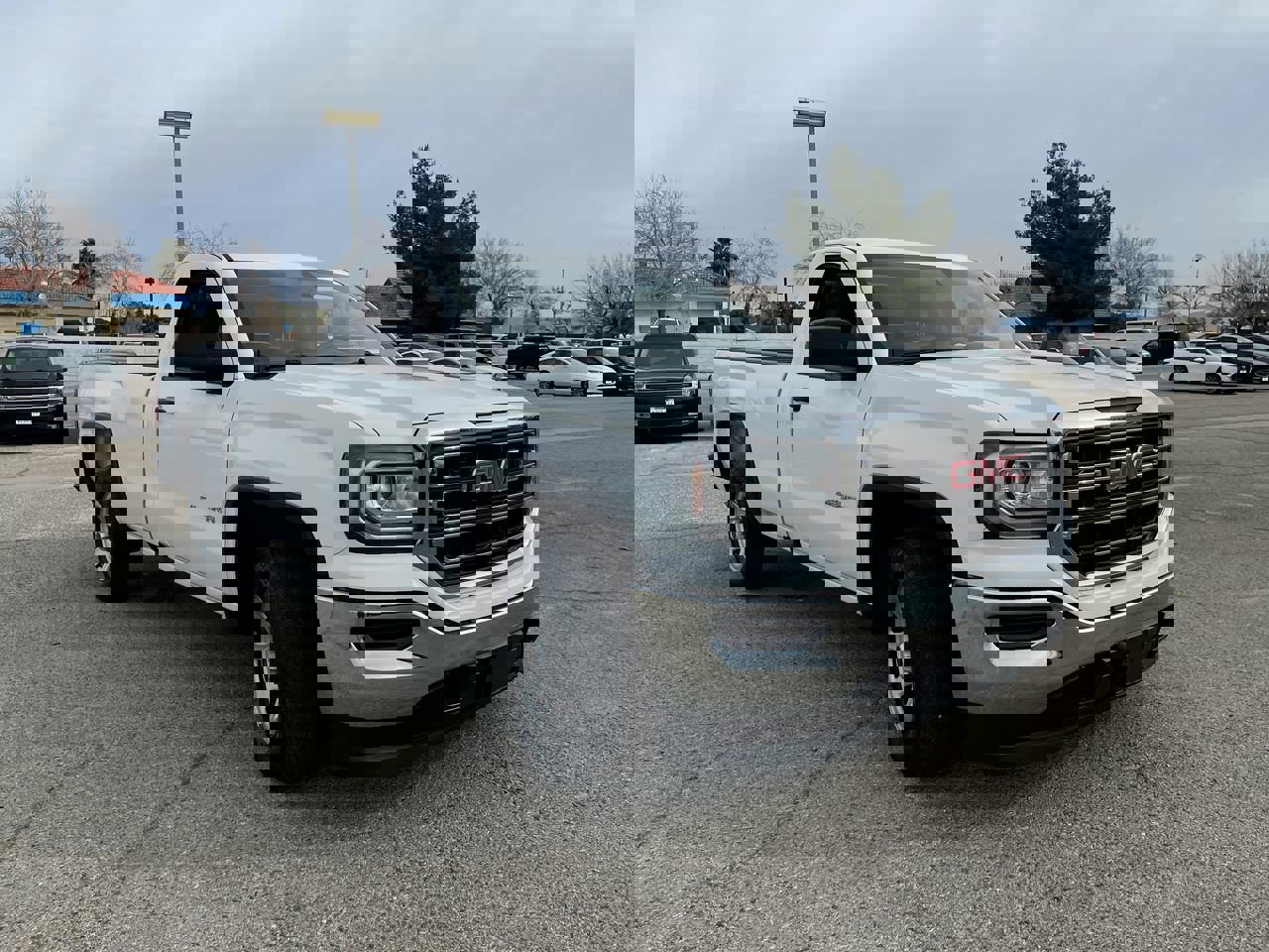 Used 2017 GMC Sierra 1500 2WD Regular Cab image 2