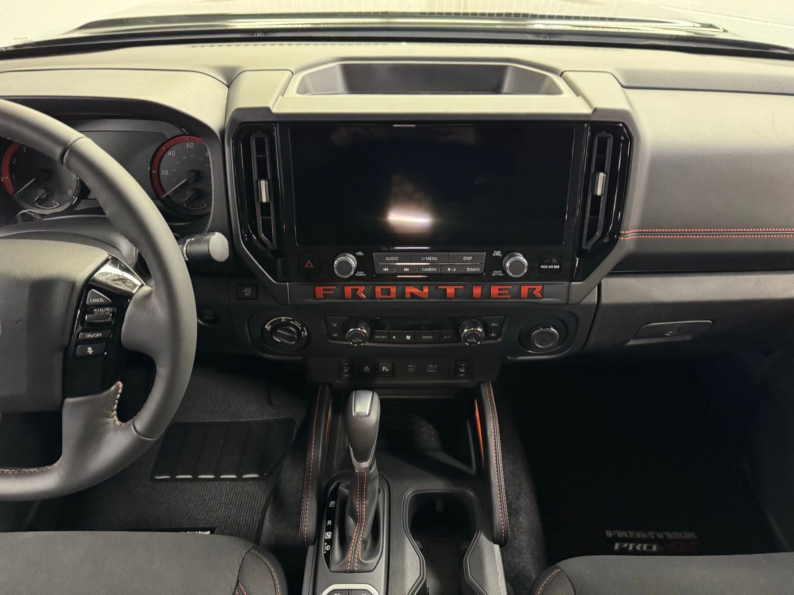 New 2026 Nissan Frontier PRO-4X w/ Pro-4x Convenience Package image 15