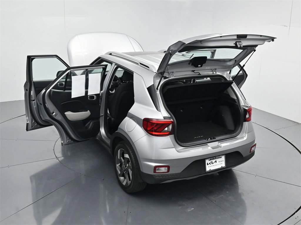 Used 2023 Hyundai Venue SEL image 46
