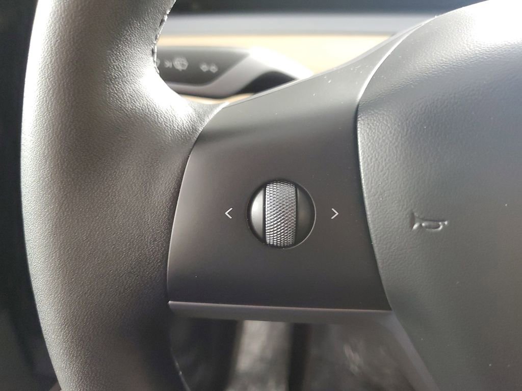 Used 2024 Tesla Model Y Long Range image 23