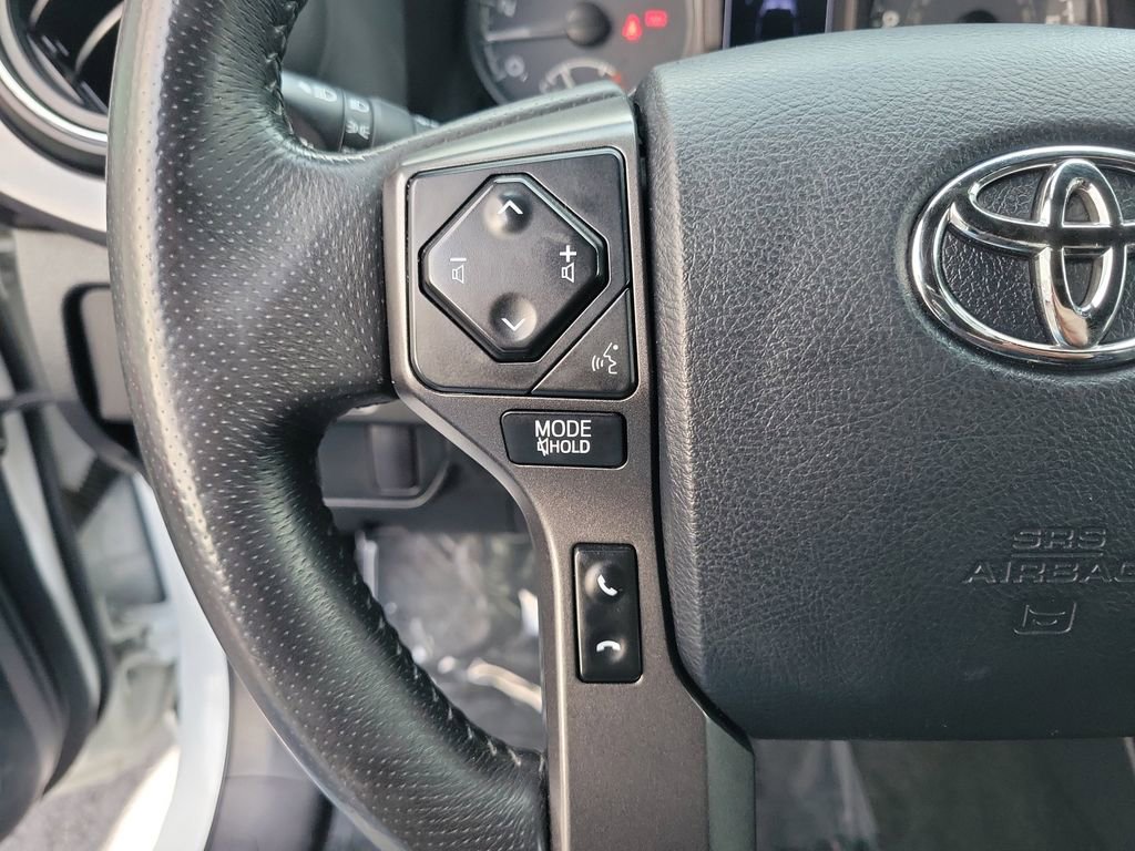 Used 2016 Toyota Tacoma TRD Sport w/ Towing Package image 20