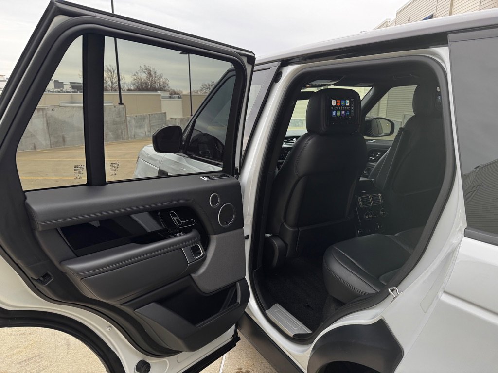 Used 2019 Land Rover Range Rover HSE image 17