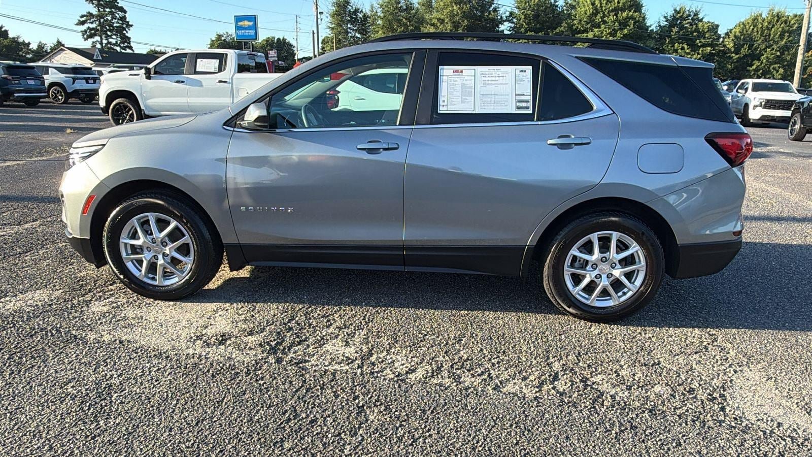 Used 2024 Chevrolet Equinox LT FWD image 10