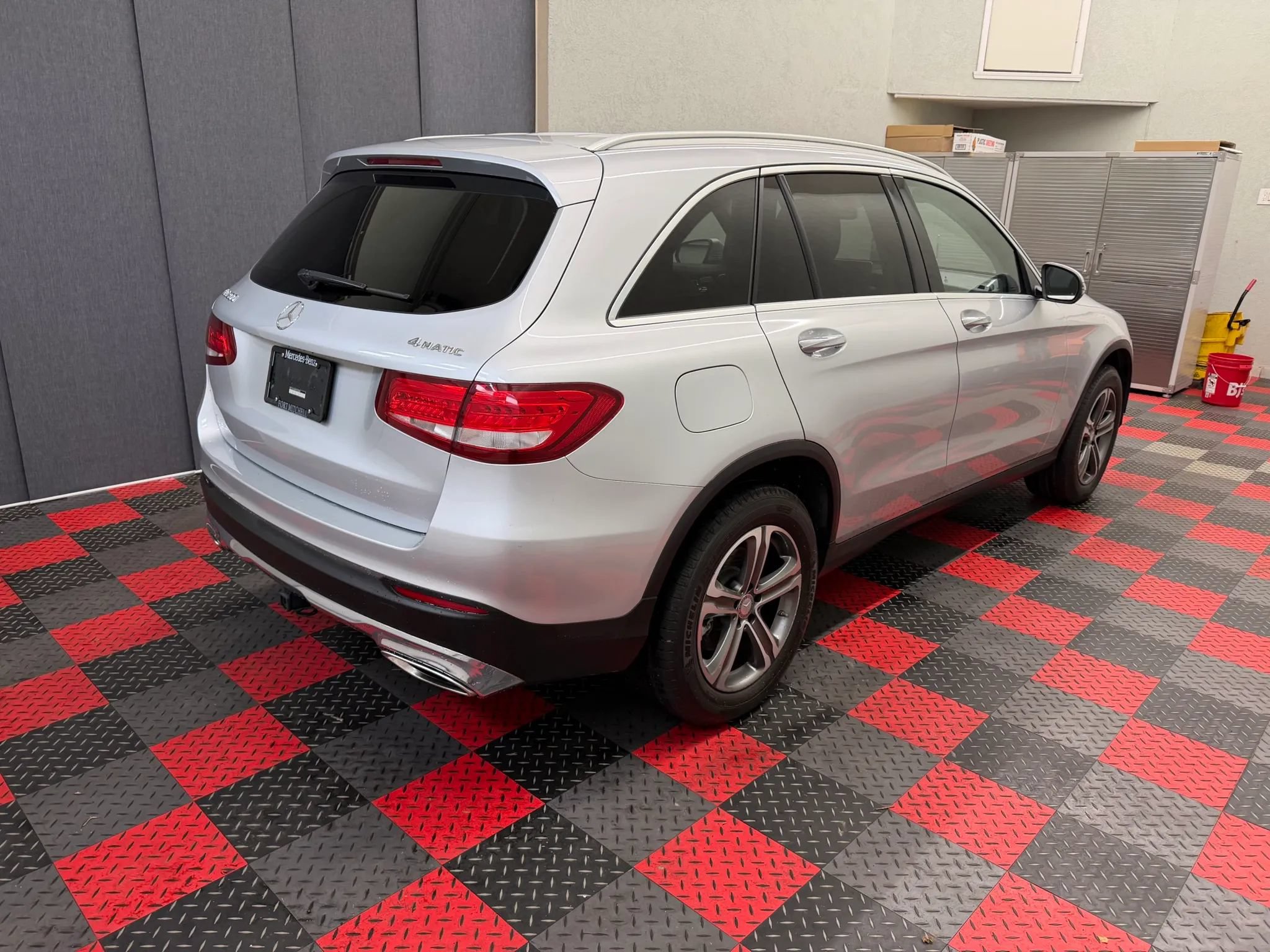 Used 2016 Mercedes-Benz GLC 300 4MATIC image 3