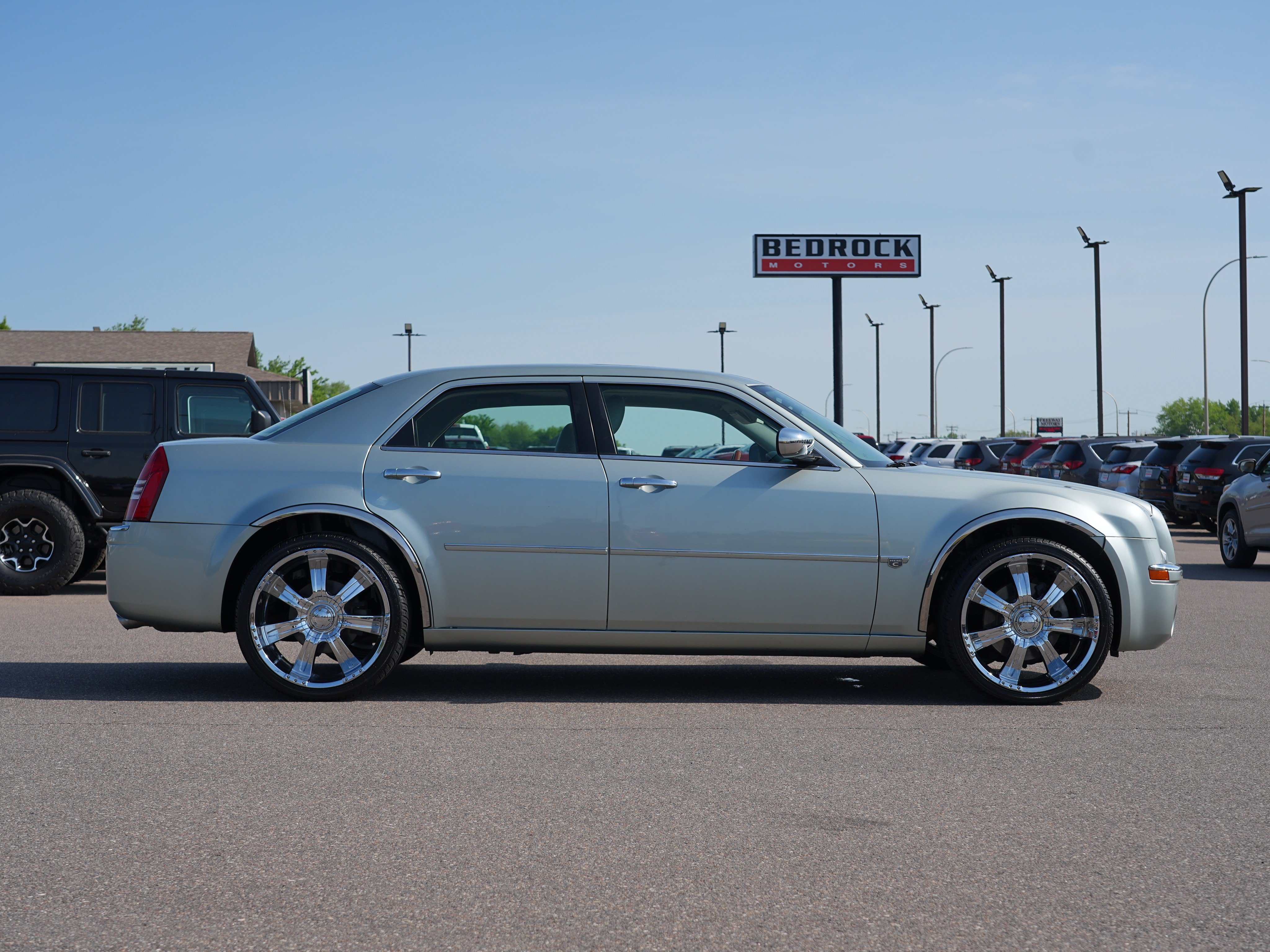 Used 2006 Chrysler 300 C w/ Navigation & Sound Group II AWD/4WD image 2