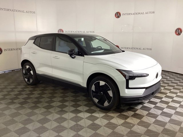 New 2025 Volvo EX30 Plus w/ Protection Package Premier image 3
