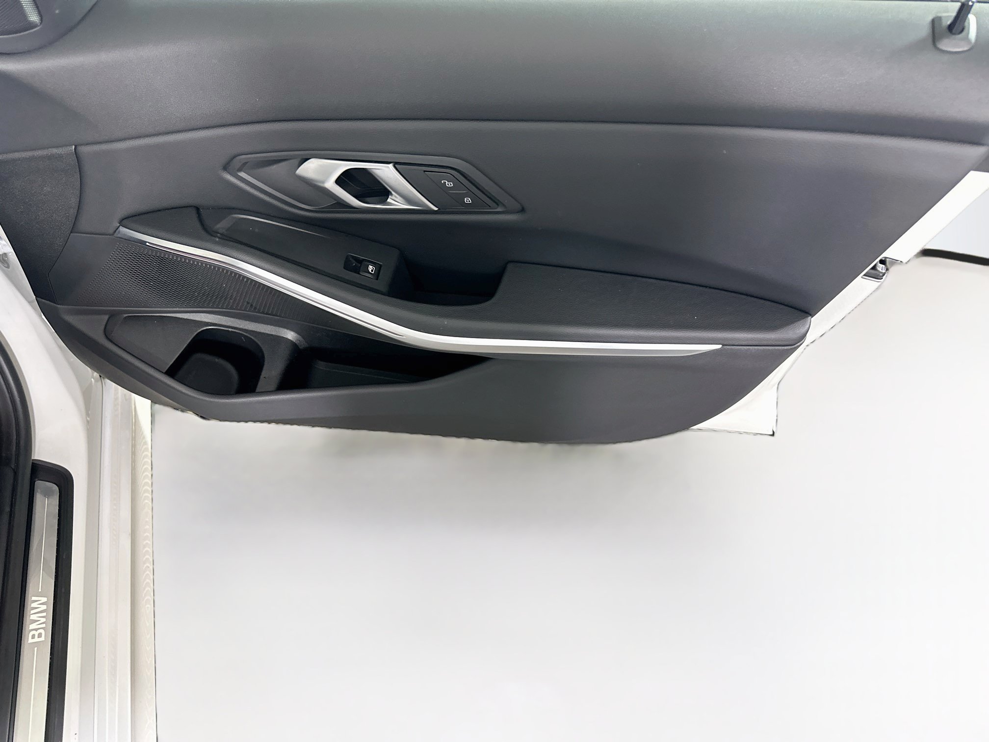 Used 2025 BMW 330i Sedan RWD image 32