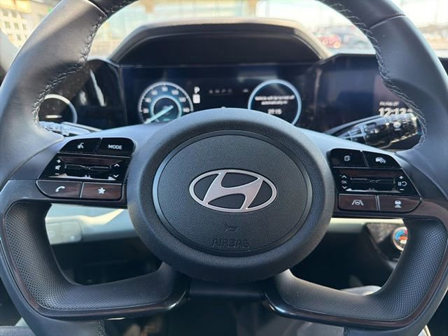 Certified 2025 Hyundai Elantra Limited image 19