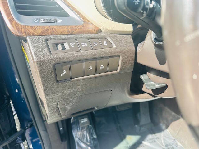 Used 2017 Hyundai Santa Fe FWD image 21